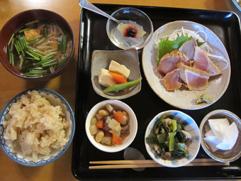 e88d89e38284e381aee38194e381afe382931